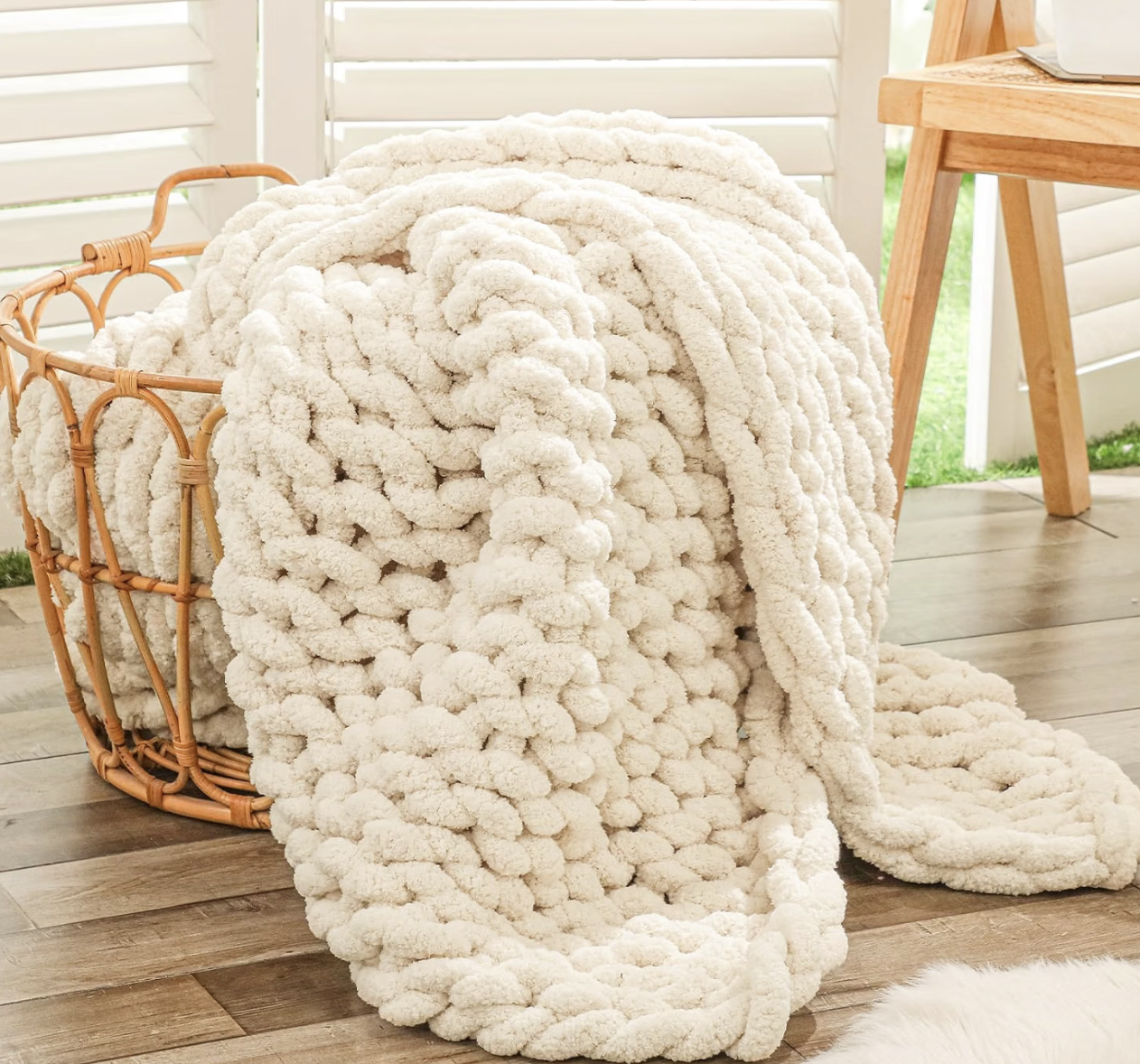 Bigacogo Jumbo Chenille Chunky Knit Throw Blanket